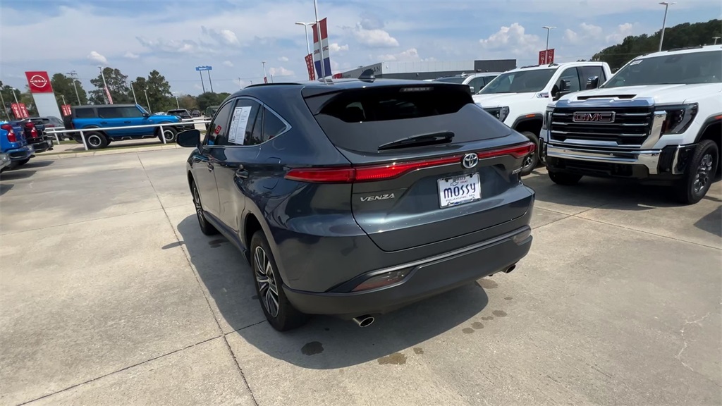 2021 Toyota Venza LE photo 7