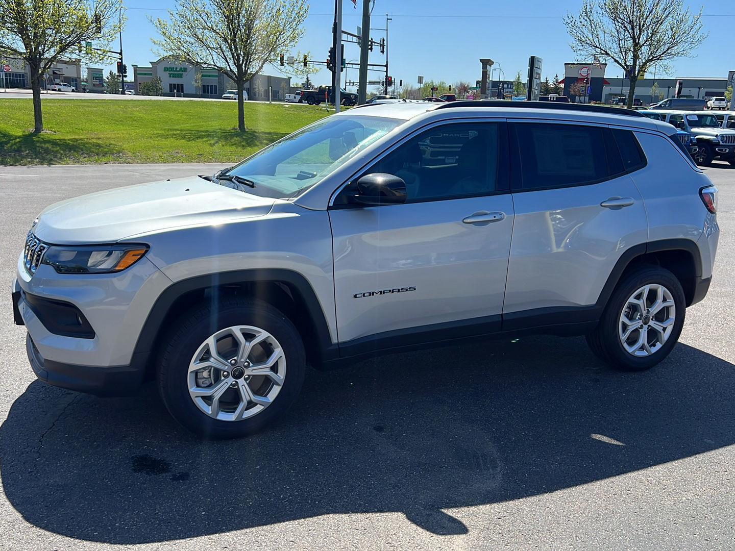 2025 Jeep Compass Latitude's photo