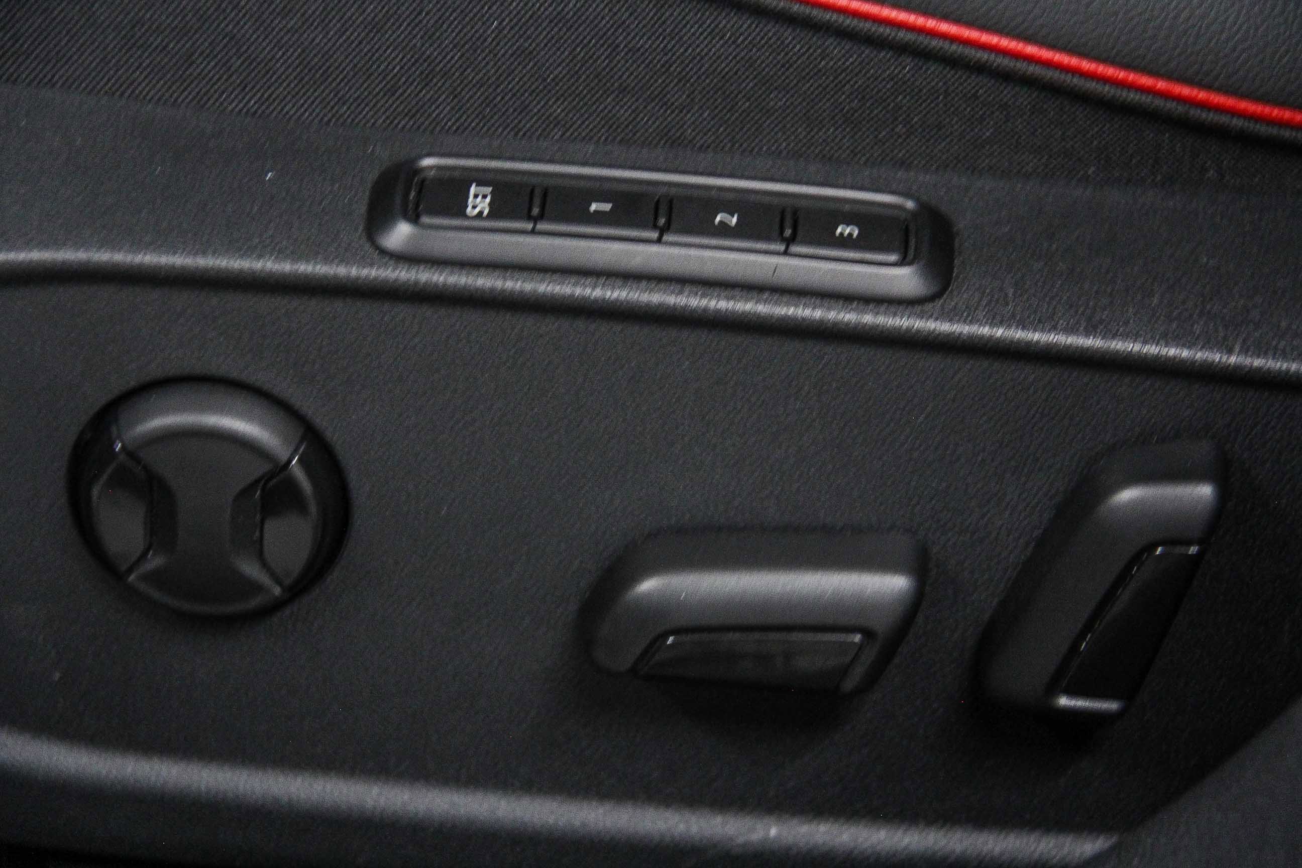 2024 Volkswagen Golf GTI SE photo 20