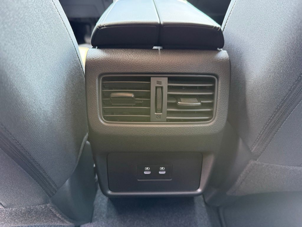 2026 Nissan Rogue SV photo 22