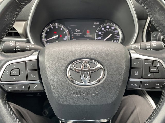 2020 Toyota Highlander XLE photo 6
