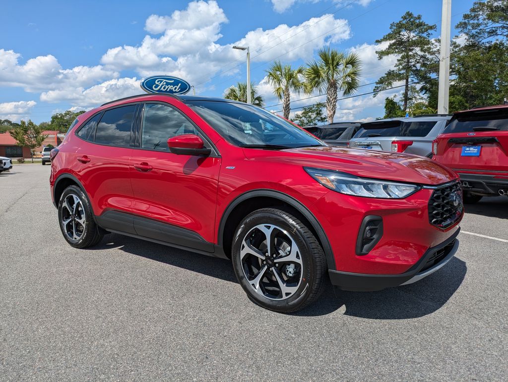 2025 Ford Escape Hybrid ST-Line Select photo 2