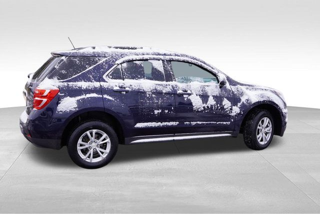2017 Chevrolet Equinox LT photo 4