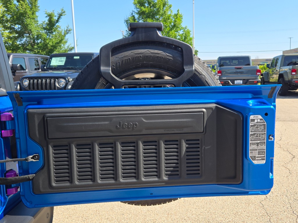 2021 Jeep Wrangler Unlimited Sahara 4xe photo 17
