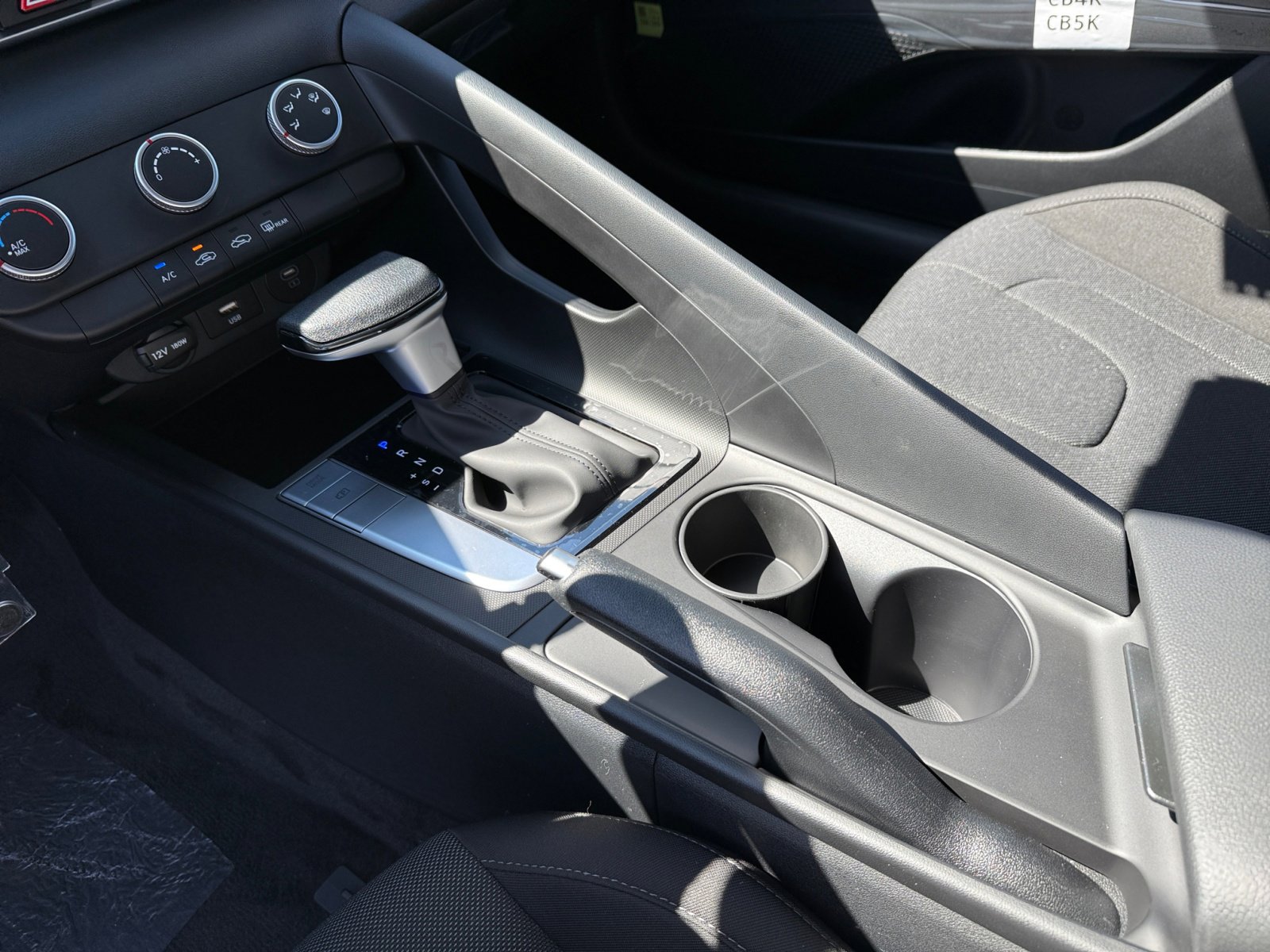 2025 Hyundai Elantra SE photo 13