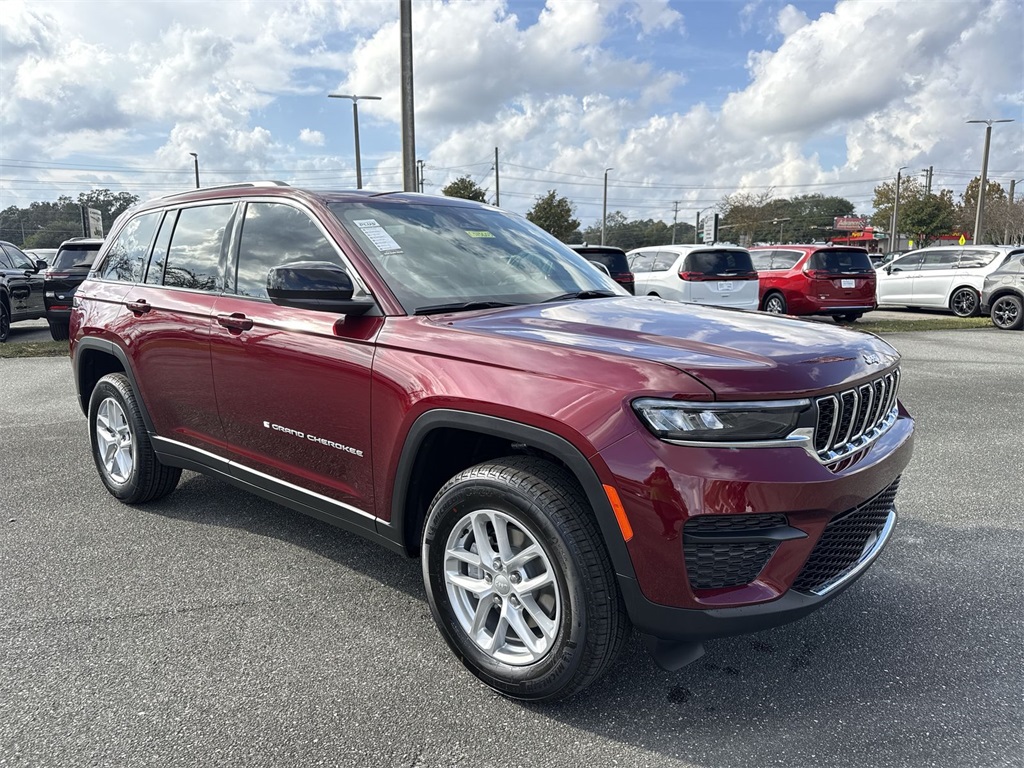 2025 Jeep Grand Cherokee Laredo's photo