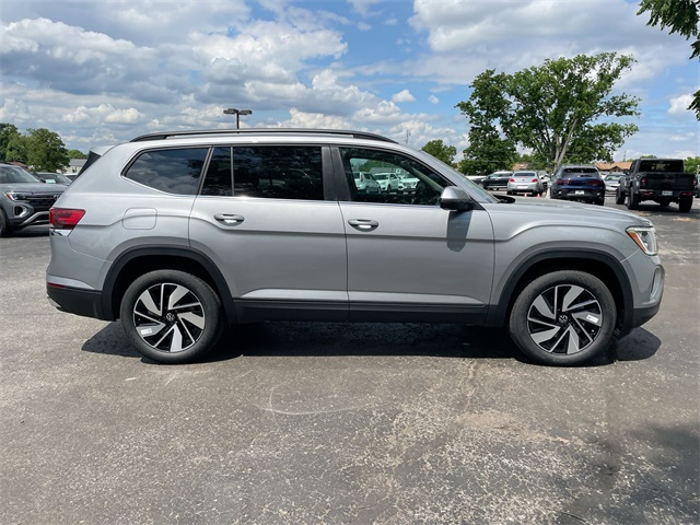 2025 Volkswagen Atlas SE Technology photo 29