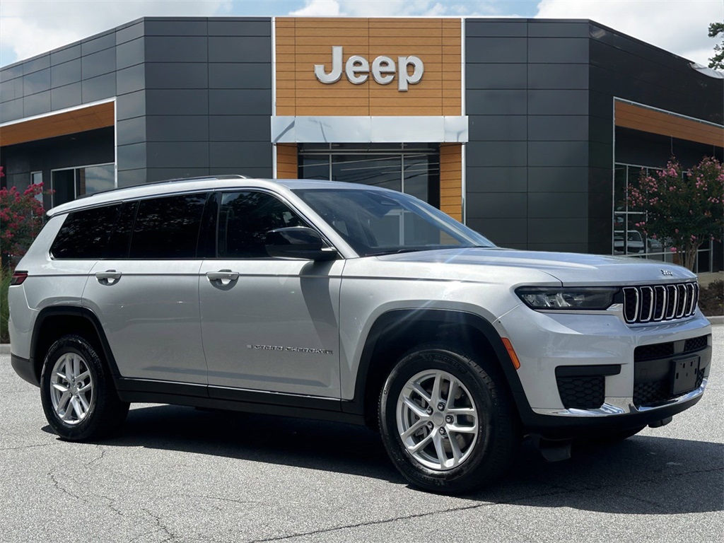2023 Jeep Grand Cherokee Laredo photo 28