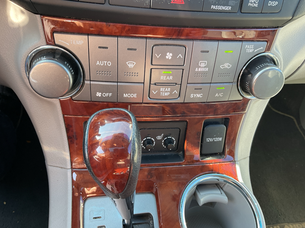 2012 Toyota Highlander Limited photo 21
