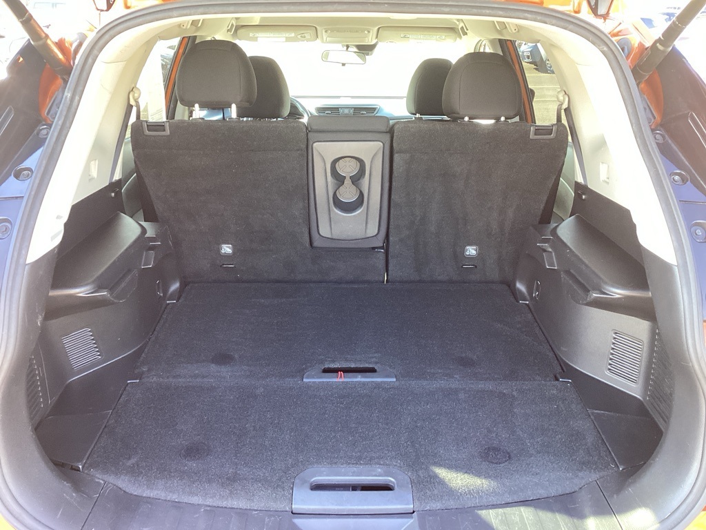 2019 Nissan Rogue SV photo 7