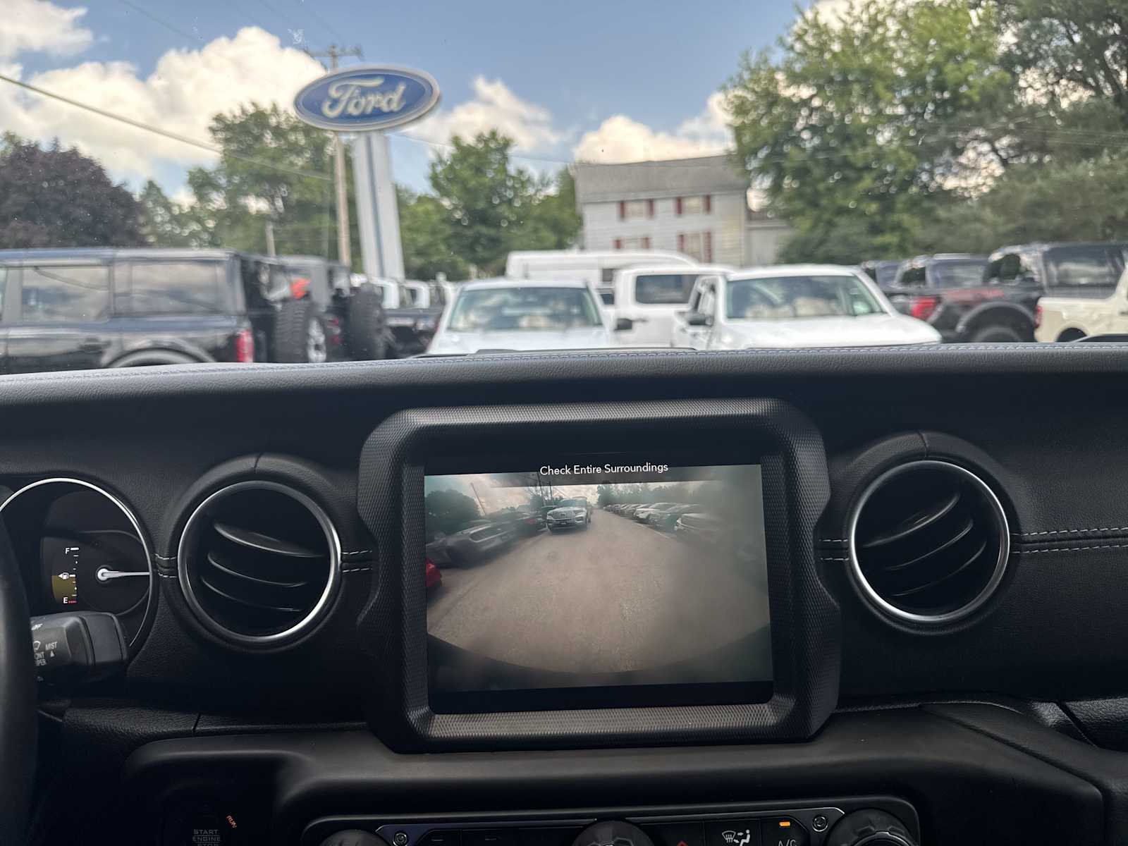 2022 Jeep Wrangler 4xe Unlimited Sahara photo 25