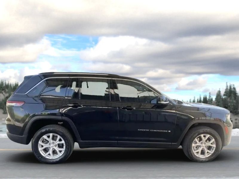 2023 Jeep Grand Cherokee Limited photo 4