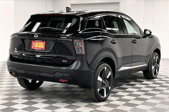 2025 Nissan Kicks SR photo 14