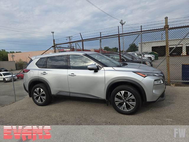 2021 Nissan Rogue SV photo 3