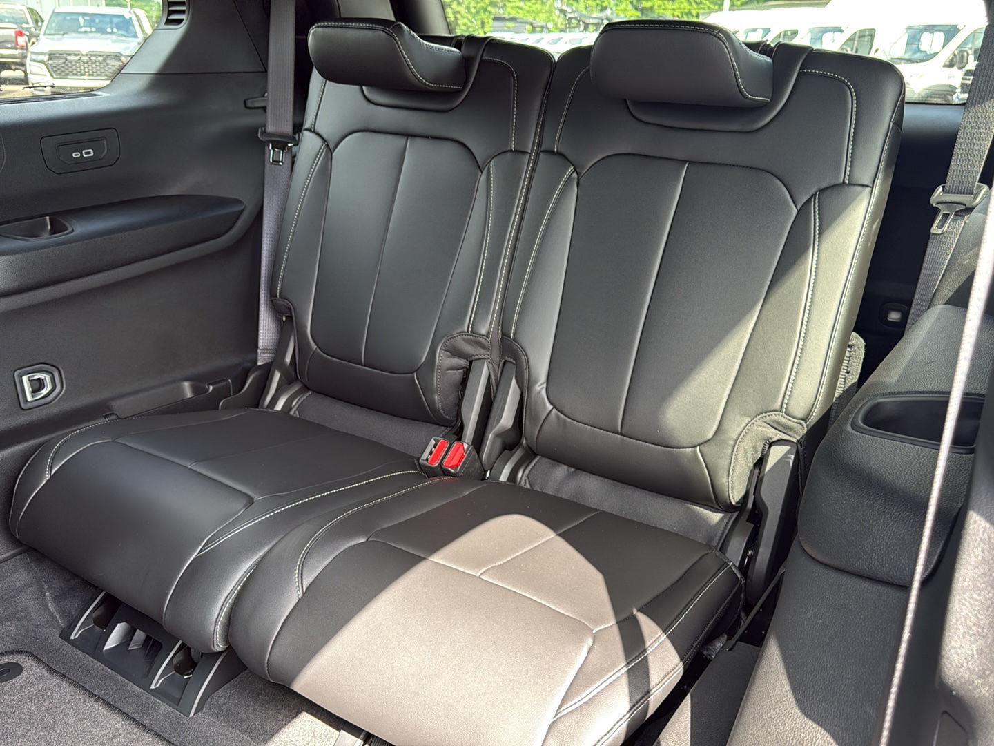 2025 Jeep Grand Cherokee Limited photo 11