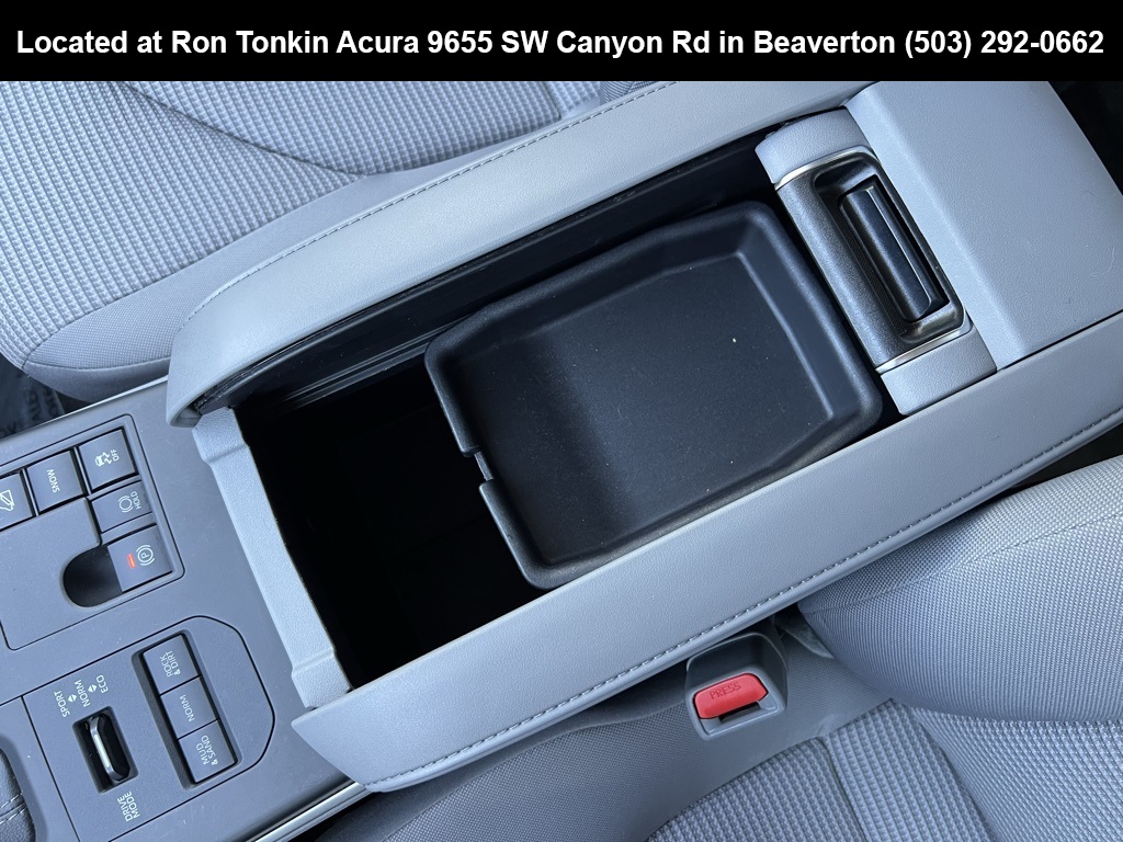 2023 Toyota Highlander L photo 23