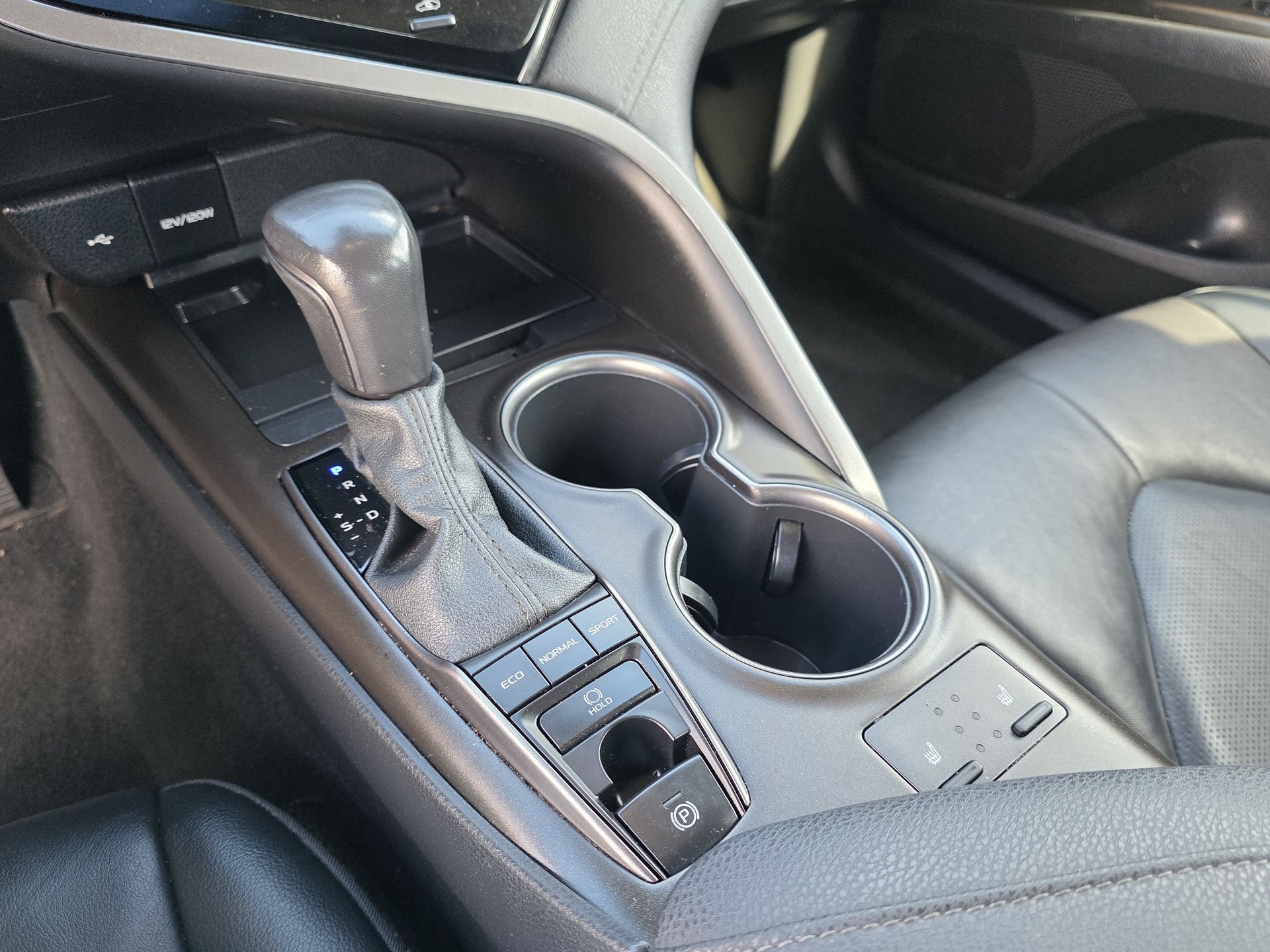 2022 Toyota Camry XSE photo 15