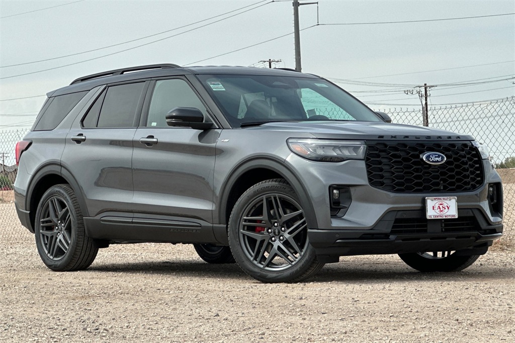 2025 Ford Explorer ST-Line photo 2