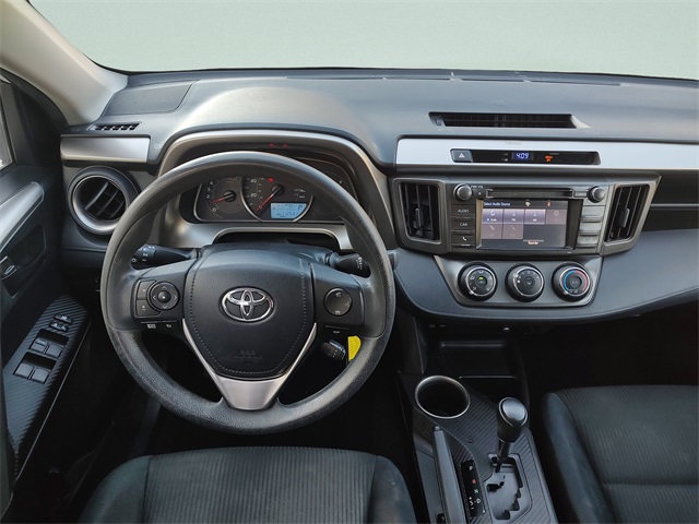 2014 Toyota RAV4 LE photo 9