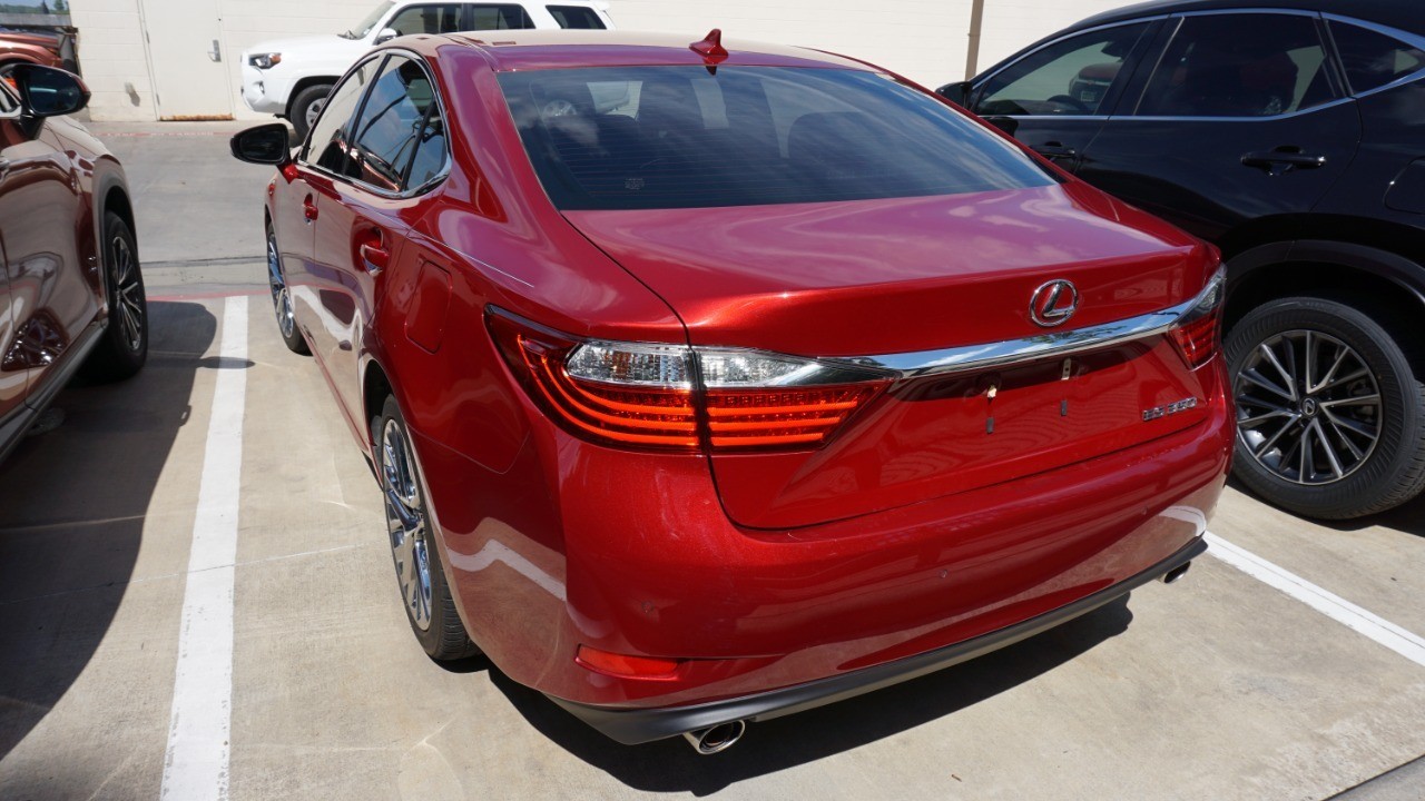 2014 Lexus ES 350 photo 4