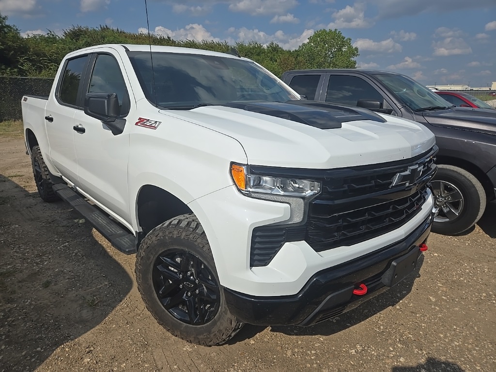 2023 Chevrolet Silverado 1500 LT Trail Boss photo 2