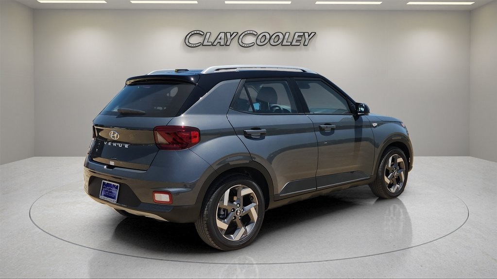 2025 Hyundai Venue Limited photo 2