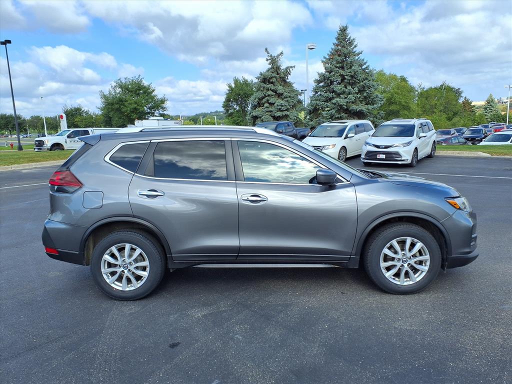 Used 2019 Nissan Rogue SV with VIN KNMAT2MV6KP557566 for sale in Burnsville, Minnesota