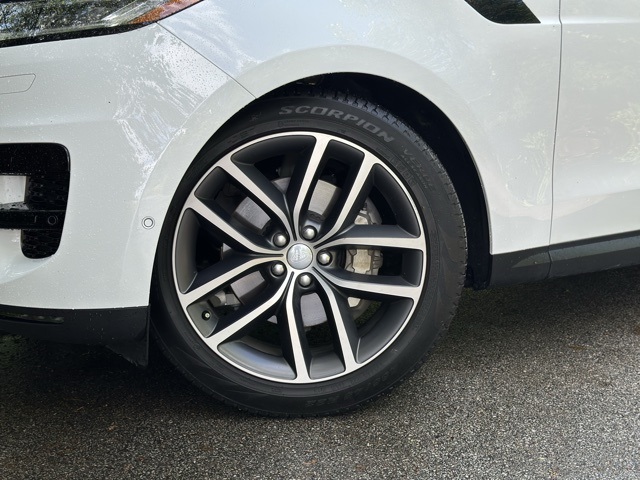 2023 Land Rover Range Rover Sport SE photo 2