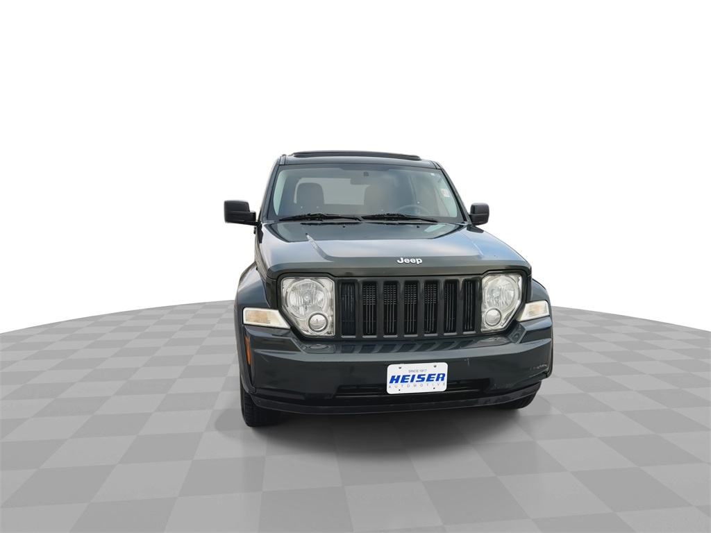 2010 Jeep Liberty Sport photo 2