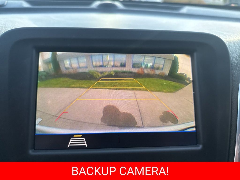 2021 Chevrolet Equinox LS photo 2