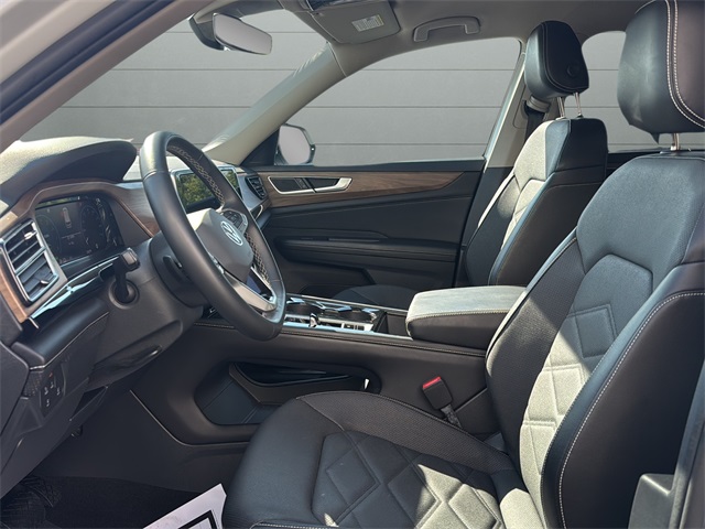 2024 Volkswagen Atlas SE Technology photo 9