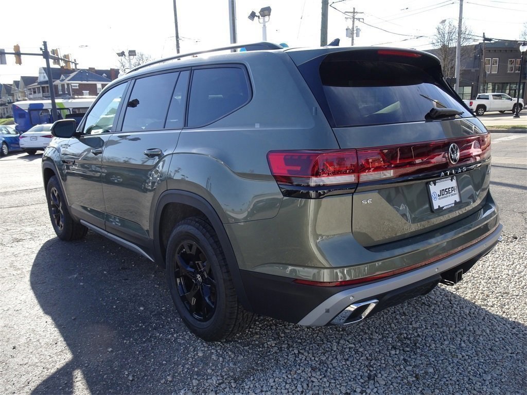 2025 Volkswagen Atlas Peak Edition photo 4