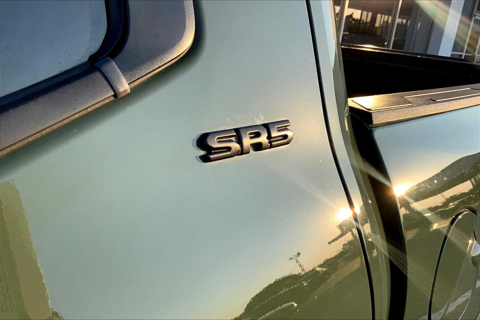 2022 Toyota Tundra SR5 photo 9