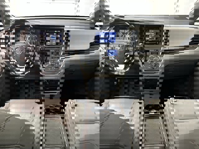 2018 Toyota Sienna XLE Premium photo 4