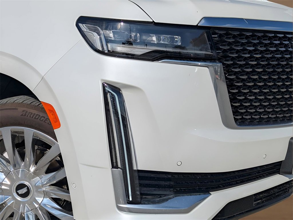 2024 Cadillac Escalade Premium Luxury photo 3
