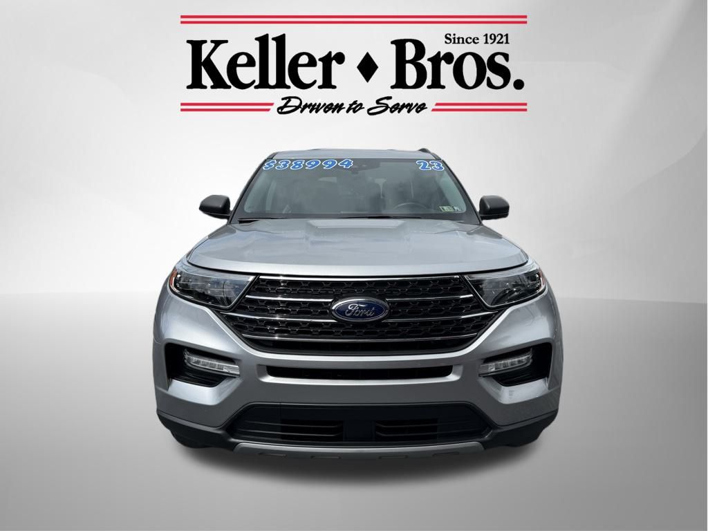 2023 Ford Explorer XLT photo 2