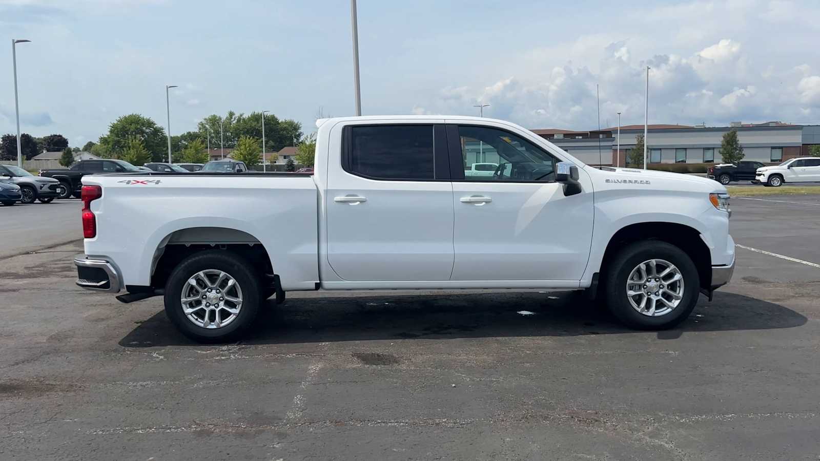 2026 Chevrolet Silverado 1500 LT photo 9