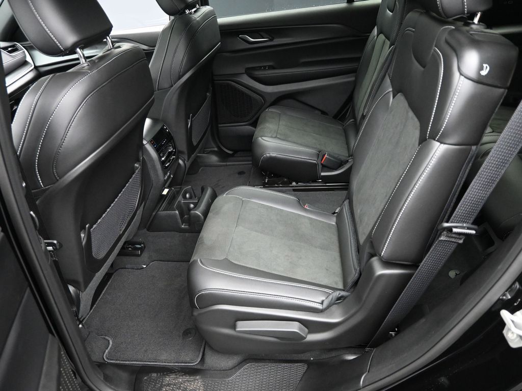 2025 Jeep Grand Cherokee Altitude X photo 9