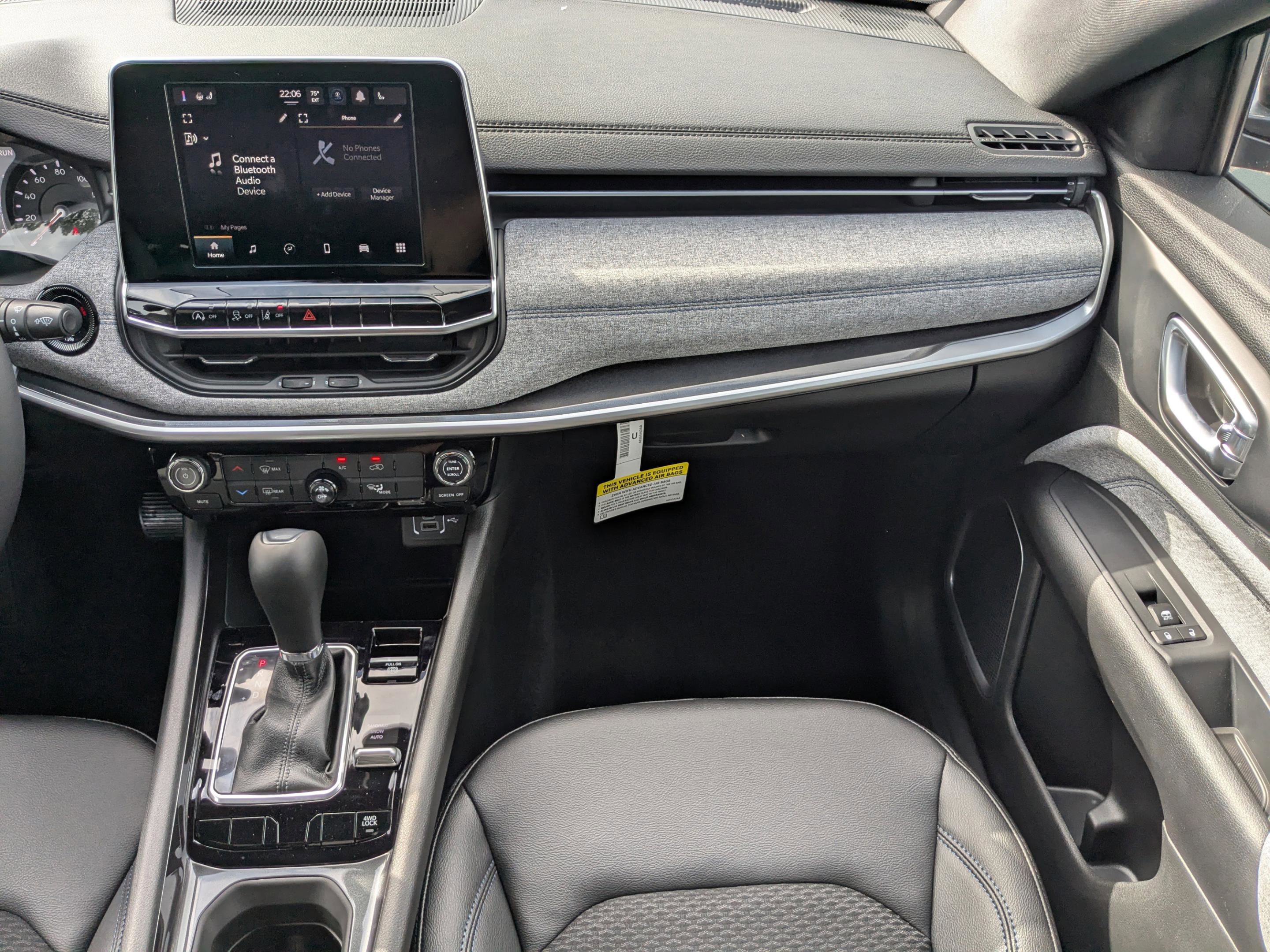 2025 Jeep Compass Latitude photo 46
