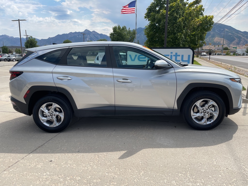 2024 Hyundai Tucson SE photo 3