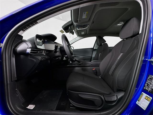 2025 Hyundai Elantra SEL Convenience photo 27
