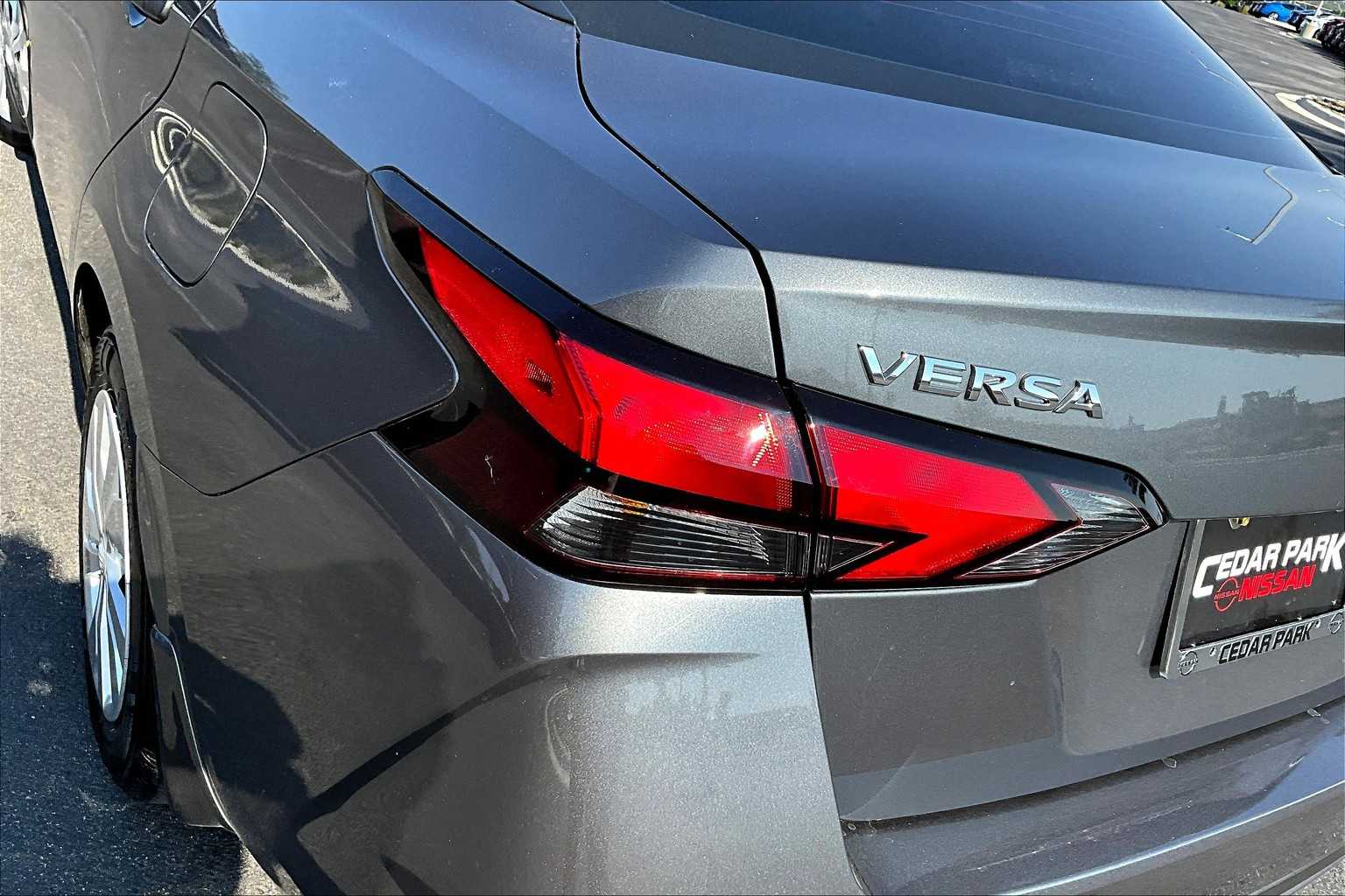 2025 Nissan Versa S photo 14