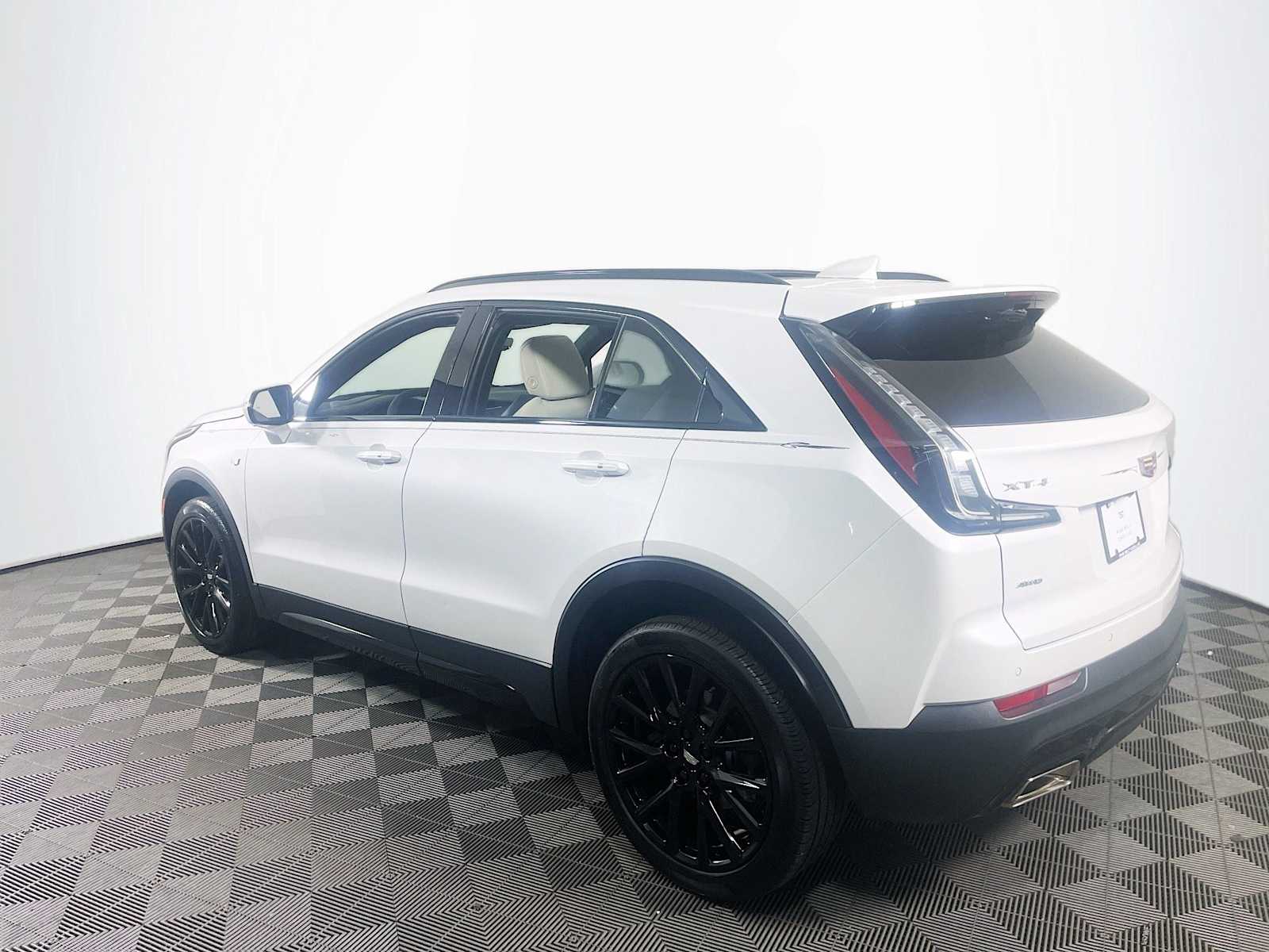 2023 Cadillac XT4 Sport photo 3