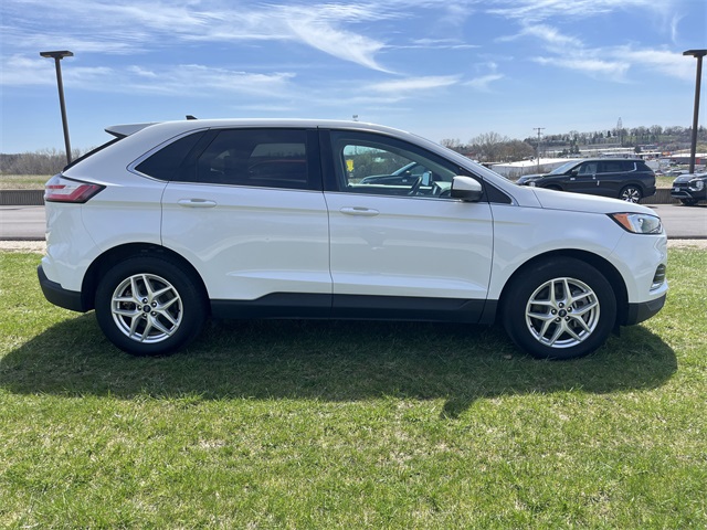 2022 Ford Edge SEL photo 6
