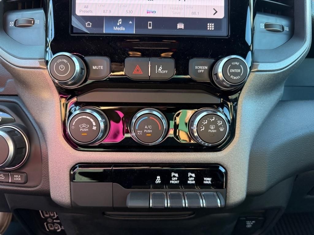 2025 Ram 1500 Warlock photo 7
