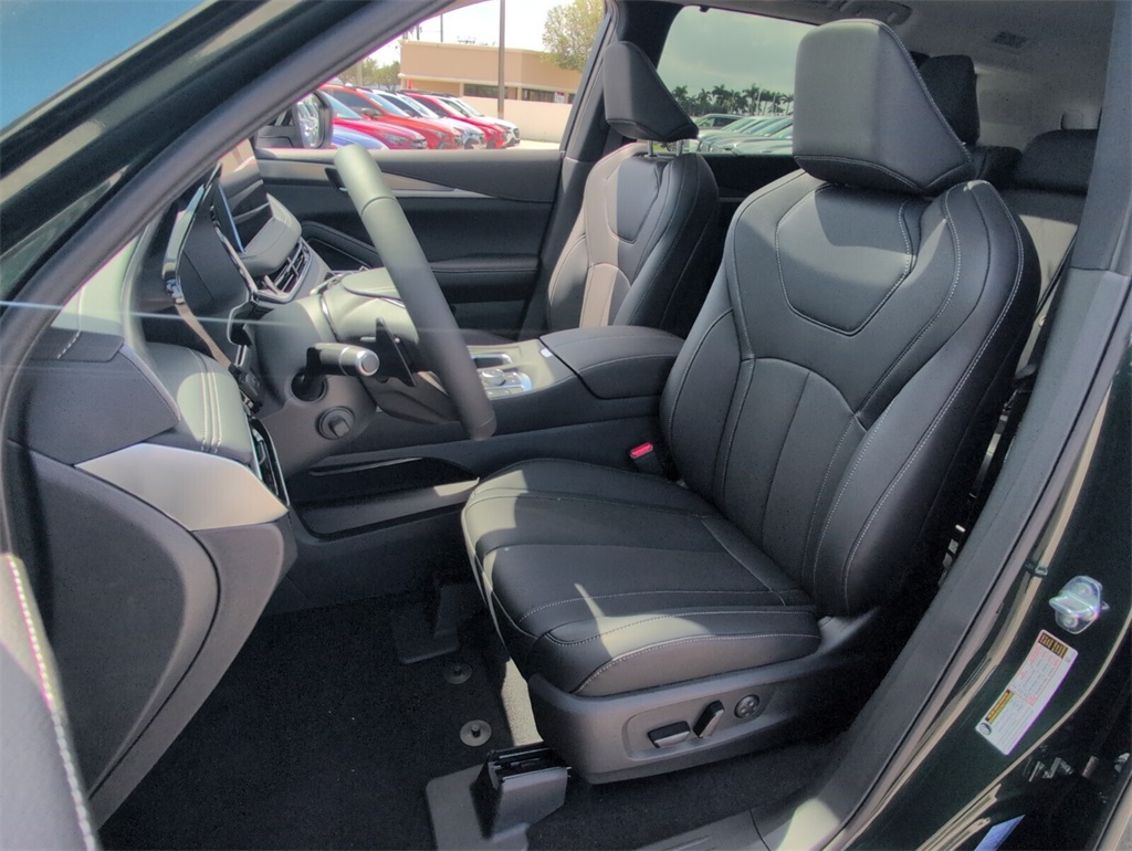 2026 Infiniti QX60 Luxe photo 5