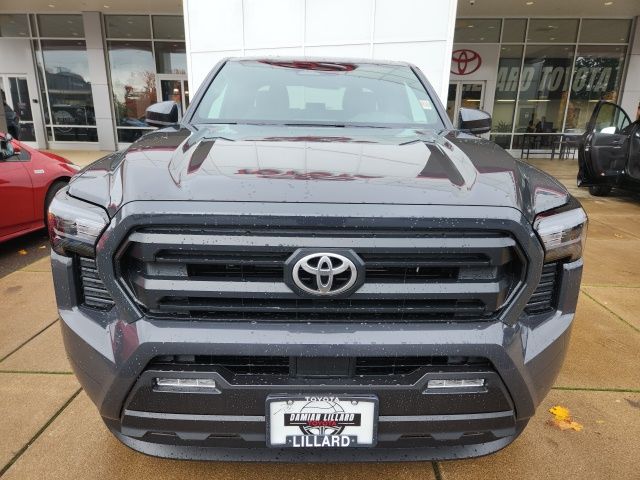 2025 Toyota Tacoma SR5 4x4 Double Cab photo 3