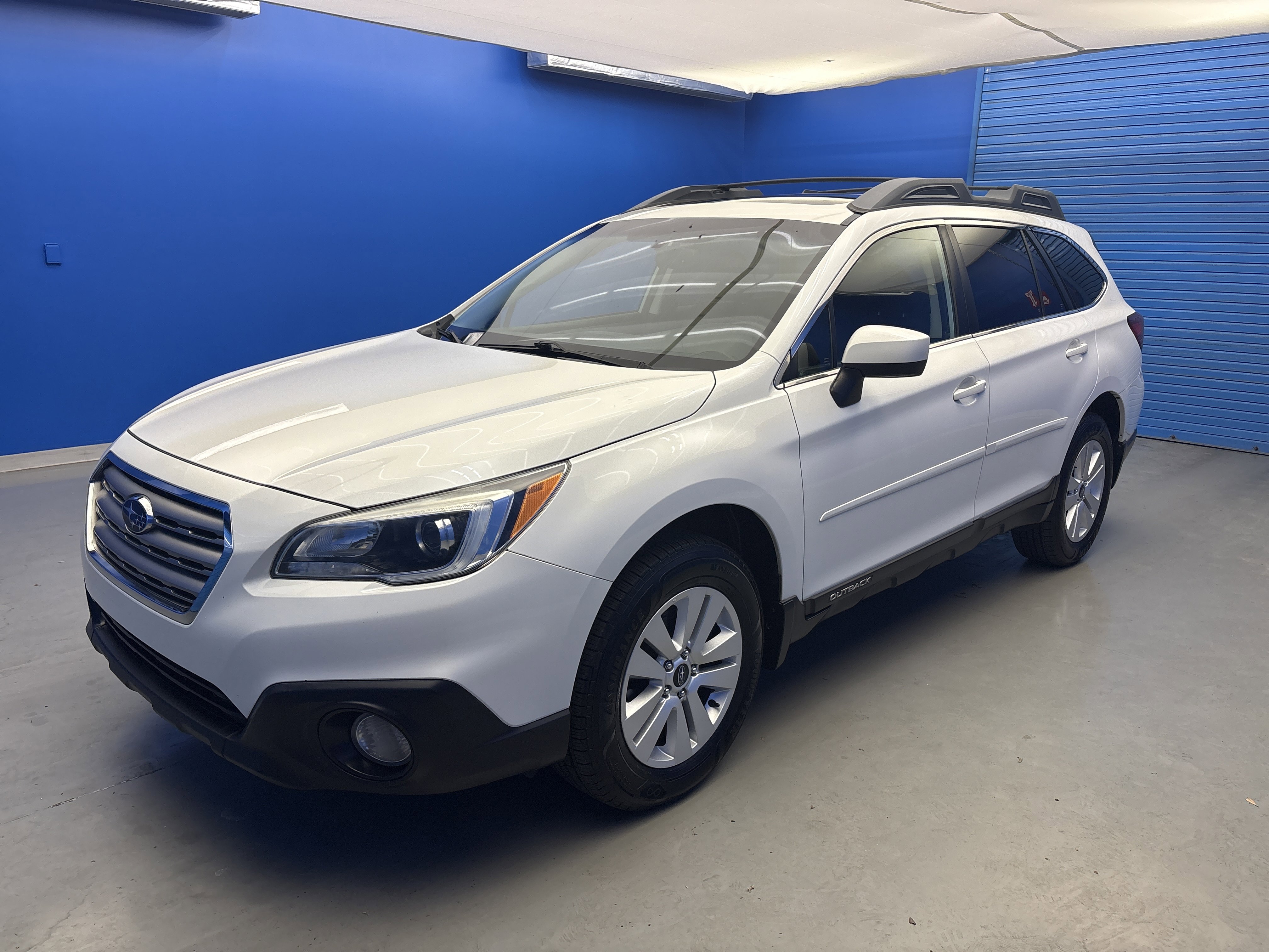 2017 Subaru Outback Premium photo 4