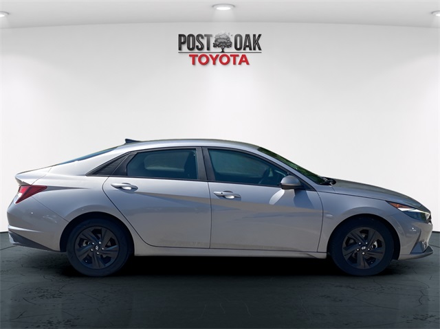 2022 Hyundai Elantra SEL photo 7