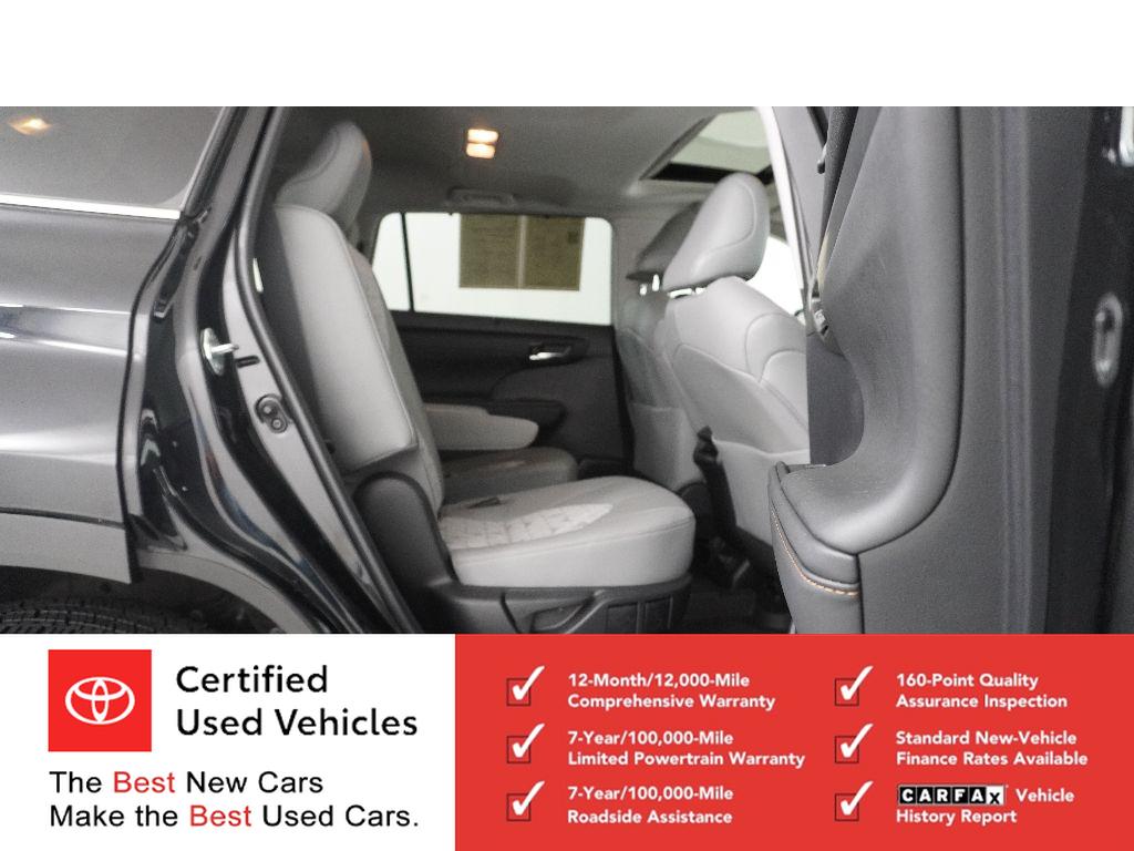 2023 Toyota Highlander Hybrid Bronze Edition photo 9